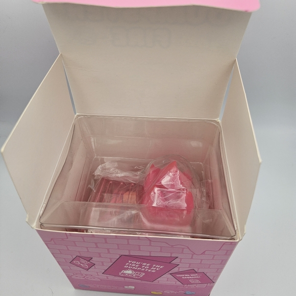 100% Soft Love is like a Dumpster Fire Valentines 2021 Edition Pink Candy Vinyl - Picture 7 of 12